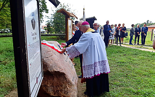 Trakt biskupi w Bałdach wzbogacił się o nowy głaz. Upamiętnia niezłomnego Warmiaka, który bronił prymasa Wyszyńskiego Trakt biskupi w Bałdach wzbogacił się o nowy głaz. Upamiętnia niezłomnego Warmiaka, który bronił prymasa Wyszyńskiego